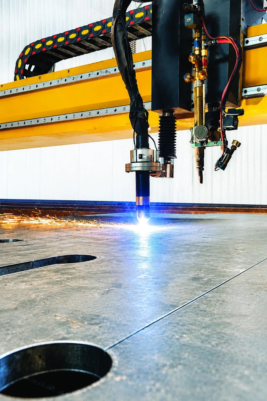 ماكنة قطع بالبلازما CNC Plasma Cutting Machine